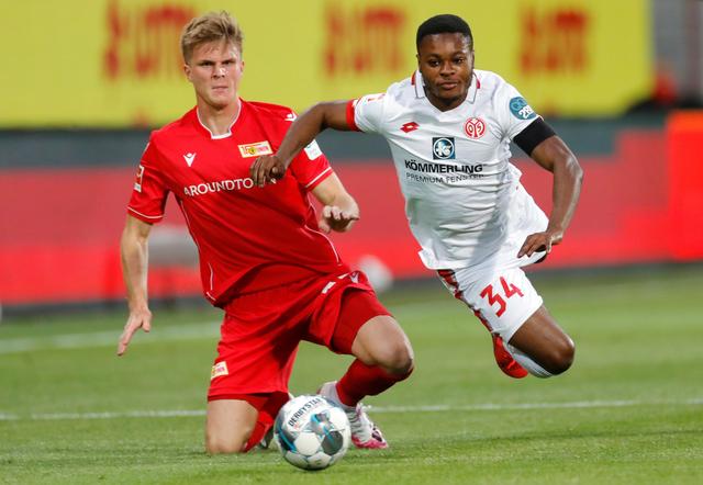 三面五星红 三面五星红