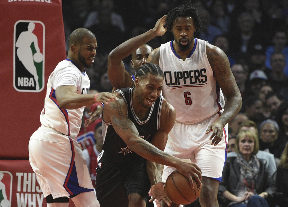 举足轻重的 举足轻重的